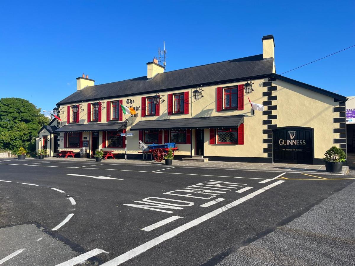 The Village Inn Bohola Bagian luar foto